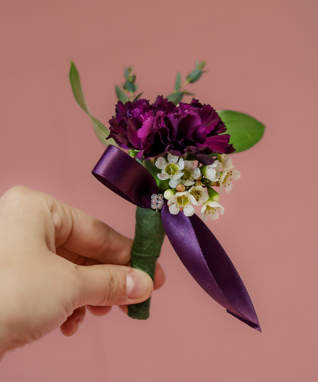 BLACKBERRY BEAUTY BOUTONNIERE